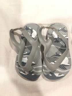 Old Navy Toddlers sandals size 9