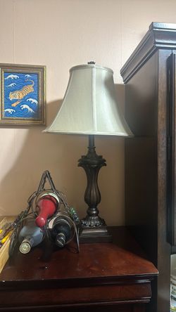traditional/classical-style table lamp