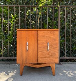 Vintage Mid Century Modern Record Stand / Side Table Storage