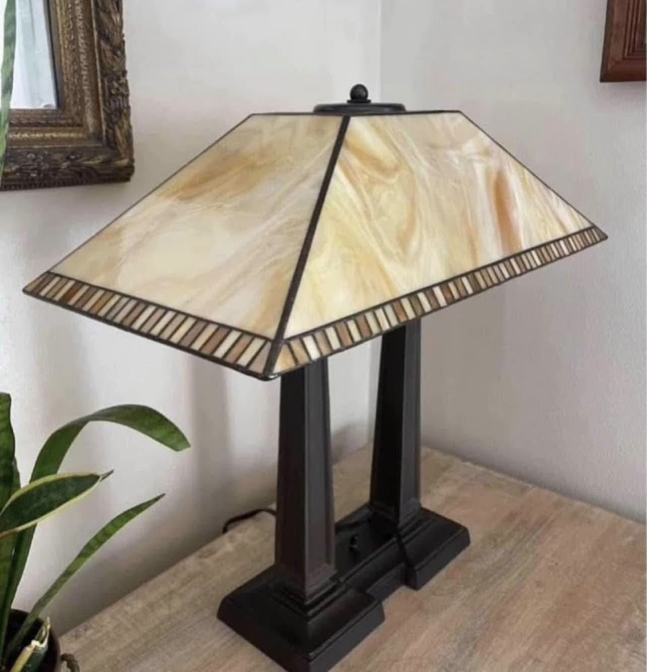 Vintage Mission Craftsman Stained Glass Tiffany Desk Table Top Lamp