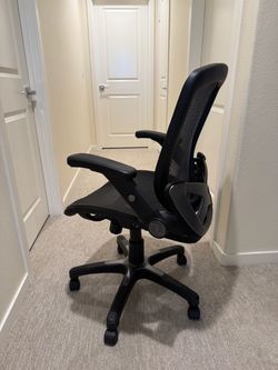 Black Mesh Ergonomic Office Chair