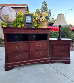 6 Drawer Wood Dresser Chest of Drawers and Nightstand Furniture Set Great Condition