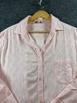 Women’s L Pink White Geometric Button Up Shirt