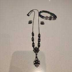 Nwt Gothic Looking All$ 10.