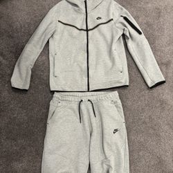 Nike Men’s Tech Fleece Grey Hoodie & Pants BUNDLE - Size L