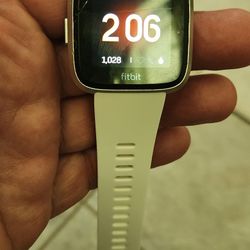 FITBIT VERSA