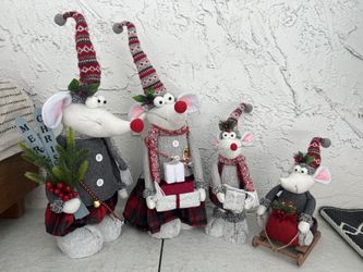 Member’s Mark 4-Piece Plush Christmas Mice Decor
