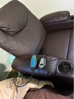 RECLINER.  Power lift!!!