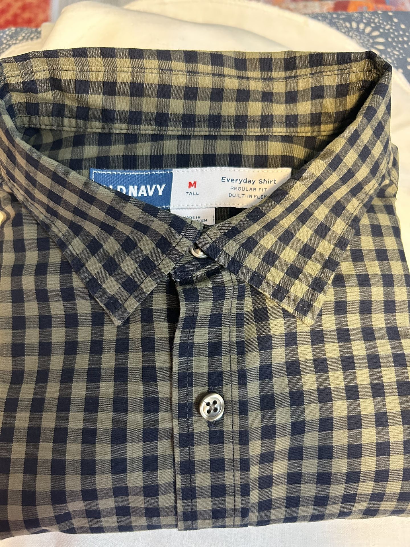 Medium Tall Old navy. Shirt