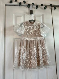 SHEIN stunning dress with lace overlay, size 2-3