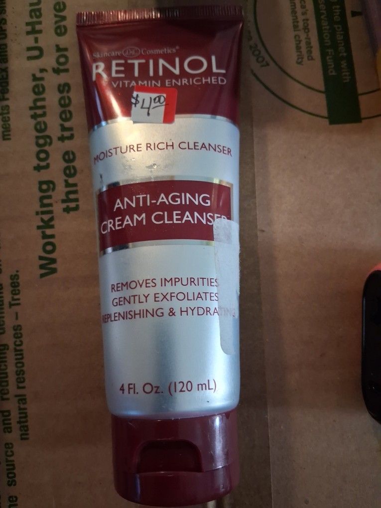 New, Retinol Anti-Aging Cream Cleanser