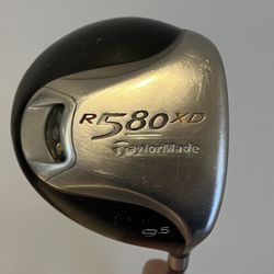 TaylorMade R580 XD golf driver.  Loft: 9.5 degrees / RH / Titanium Head w/ Graphite Shaft