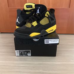 Jordan 4 Black and Yellow men’s 7.5