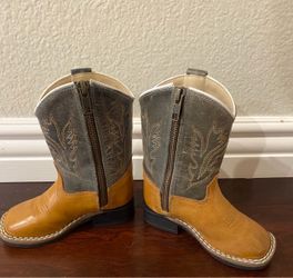 Kids boots