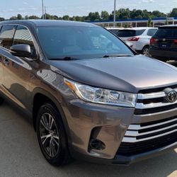 2019 Toyota Highlander LE 4D 