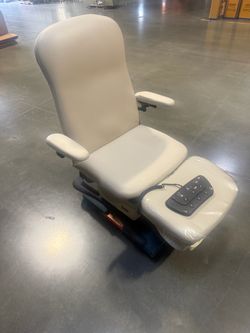 Midmark 647-001 podiatry chair