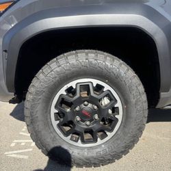 33x12.50R17LT Tires 