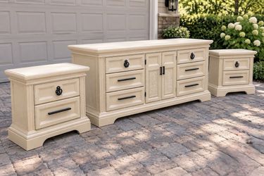 Cream Dresser and Nightstand Bedroom Set