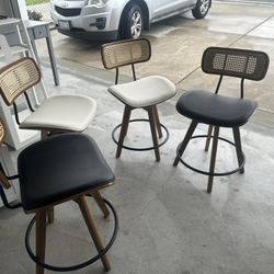 Set of 4 Bar Chairs white and black 20” height 