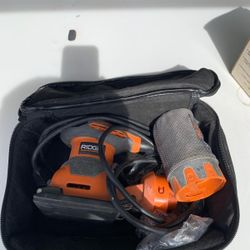 RIGID Sander 2.4 Amp 1/4 Sheet With Airguard