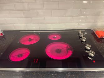 GE 30” Electric Glass Cooktop – 4 Burners – Fully Working