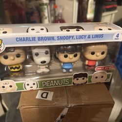 Funko mini peanuts, Charlie Brown, Snoopy, Linus, and Lucy