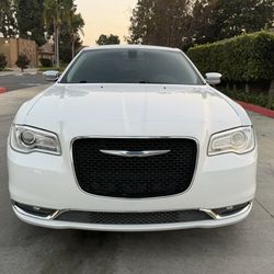 2017 Chrysler 300 C 