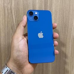 iPhone 13 128GB Specific Carrier / Unlocked