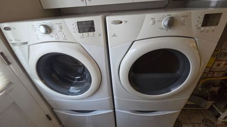 Whirlpool washer dryer set with pedestal drawer