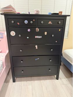 Dresser for free. Great condition