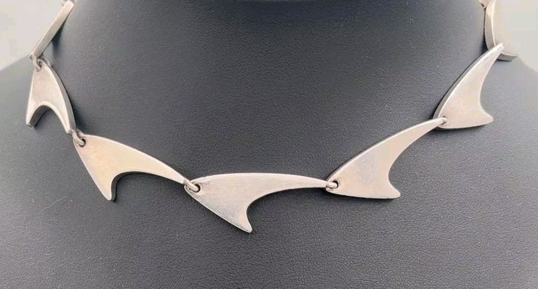 Vintage Bent Knudsen Denmark Designer Shark Fin  Design Sterling Silver Necklace 