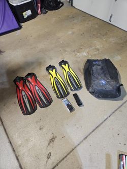 2 Pair Mares Dive Fins