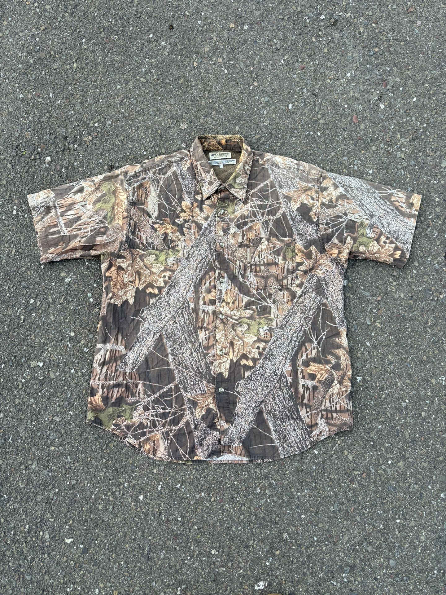 Columbia Real Tree Camo Like Button Up 