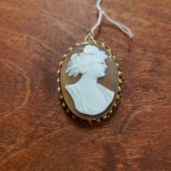 10k Yellow Gold Cameo Pin