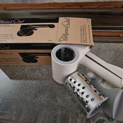 Pampered Chef Deluxe Cheese Grater