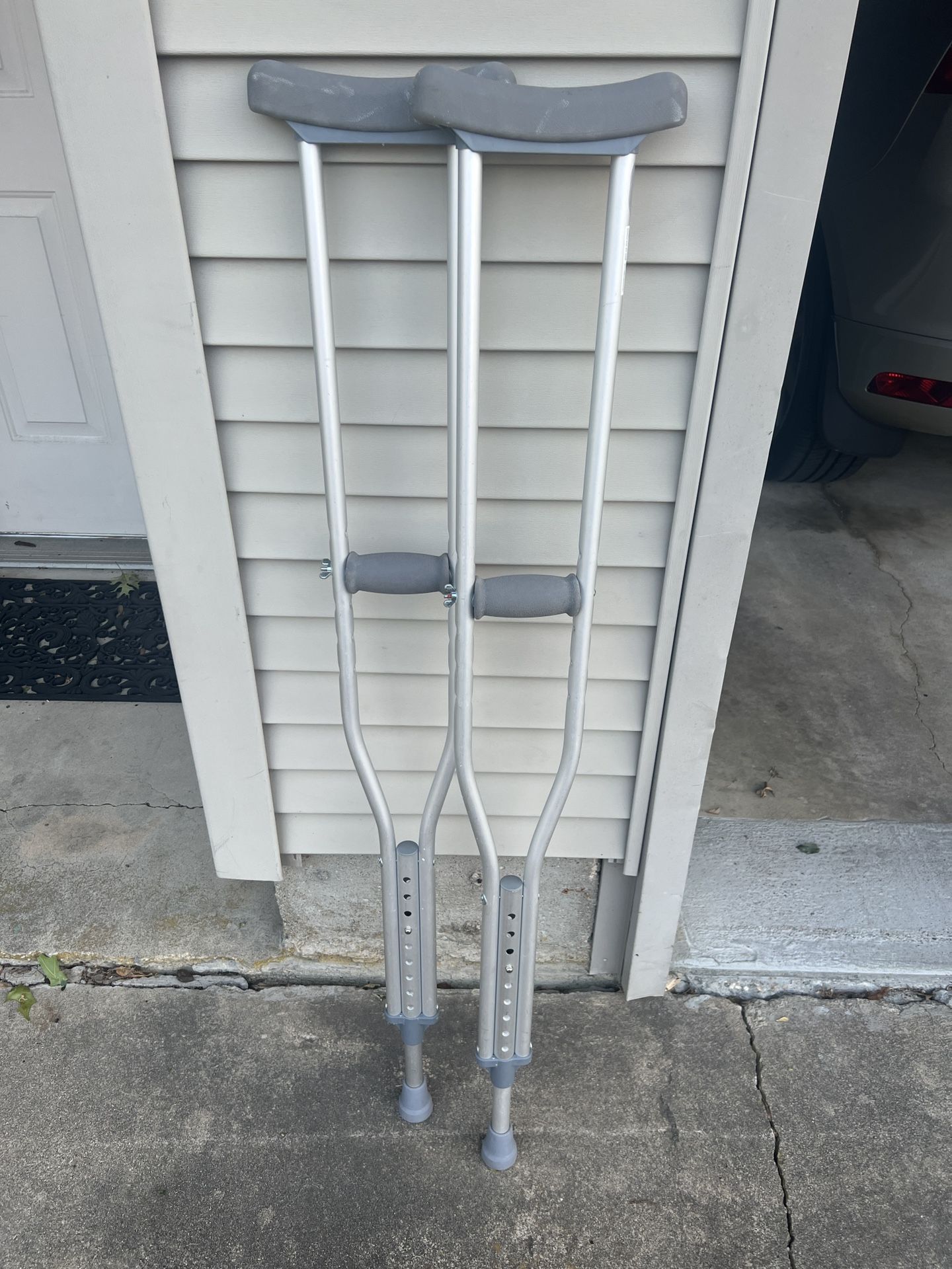 Pair Of Cardinal Health Under Arm Crutches, 5’2” - 5’ 10” (300 Lbs)