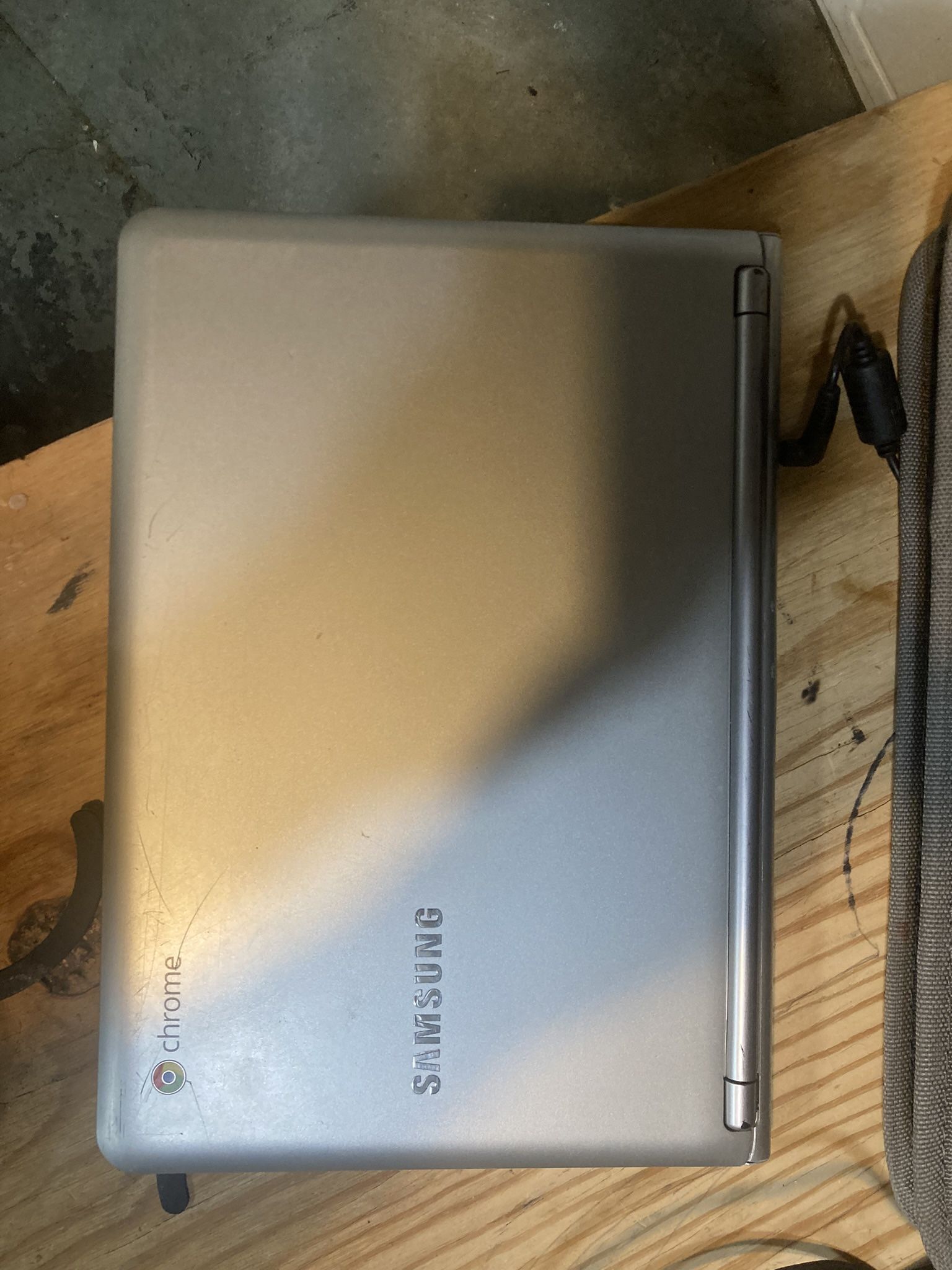 Samsung Chrome Os Laptop An Carrying Case