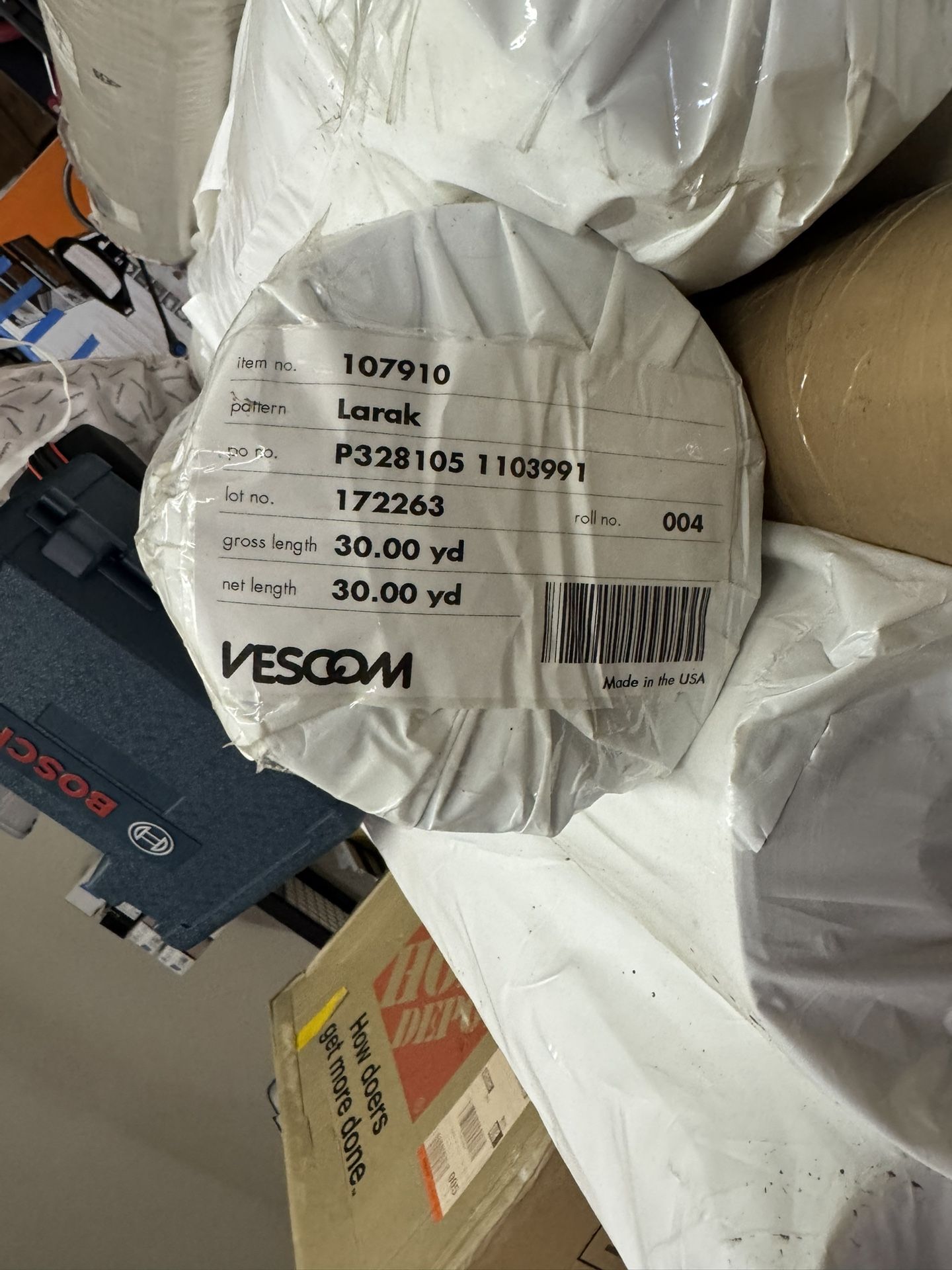 Vescom Wallcovering - Larak - Free (1st Come)