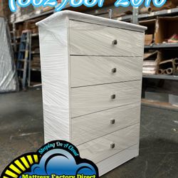 Five Drawer White Compressed Dresser Cajonera Nueva 