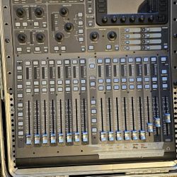 Behringer X32 Producer Mixer With Stage Box
