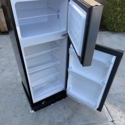 Insignia Mini Refrigerator 