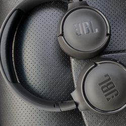 JBL Blootooth Headphones 