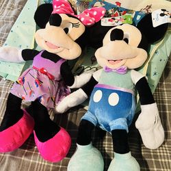 New Mickey & Minnie plushies