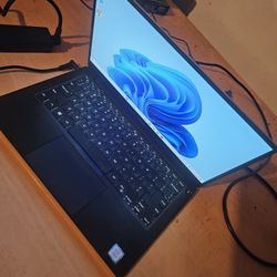 Dell XPS 13 Touchscreen Laptop PC i7-2.70GHz-CPU 8GB Ram 256GB M.2 SSD 