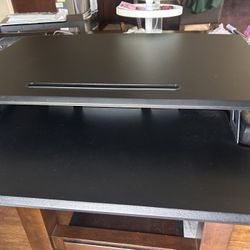 Airlift Adjustable Desk