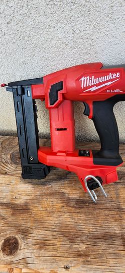 Milwaukee staple gun m18 fuel tool only