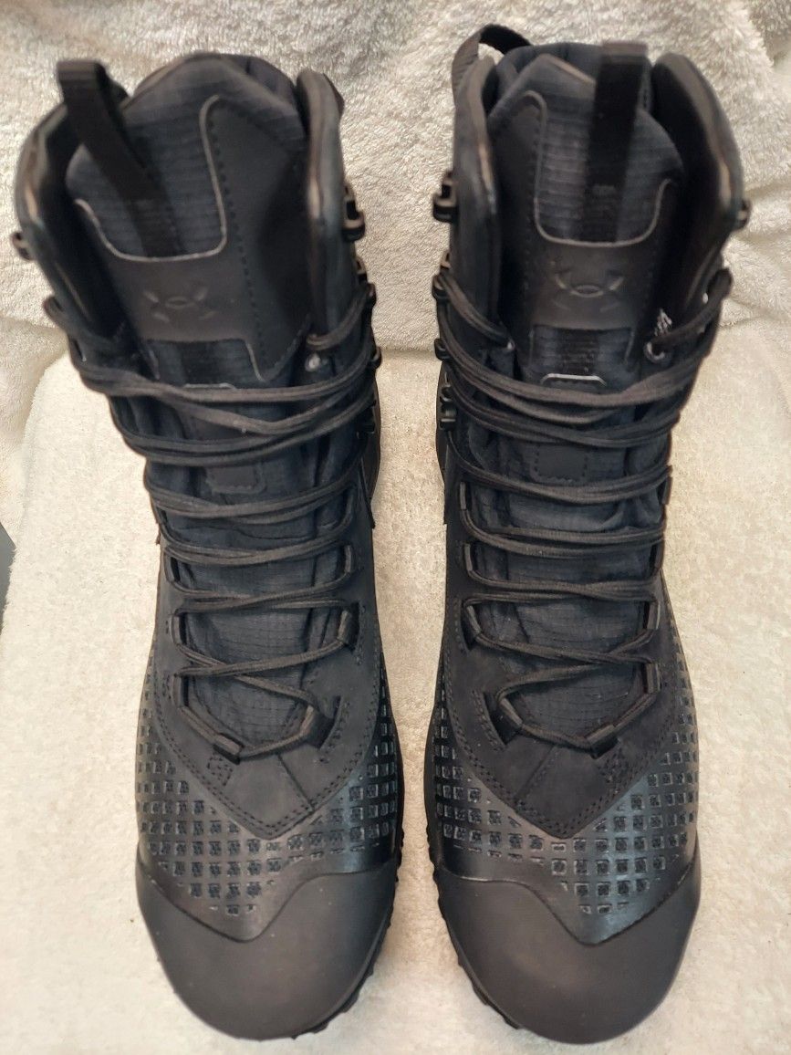 Under Armour Boots Size 13