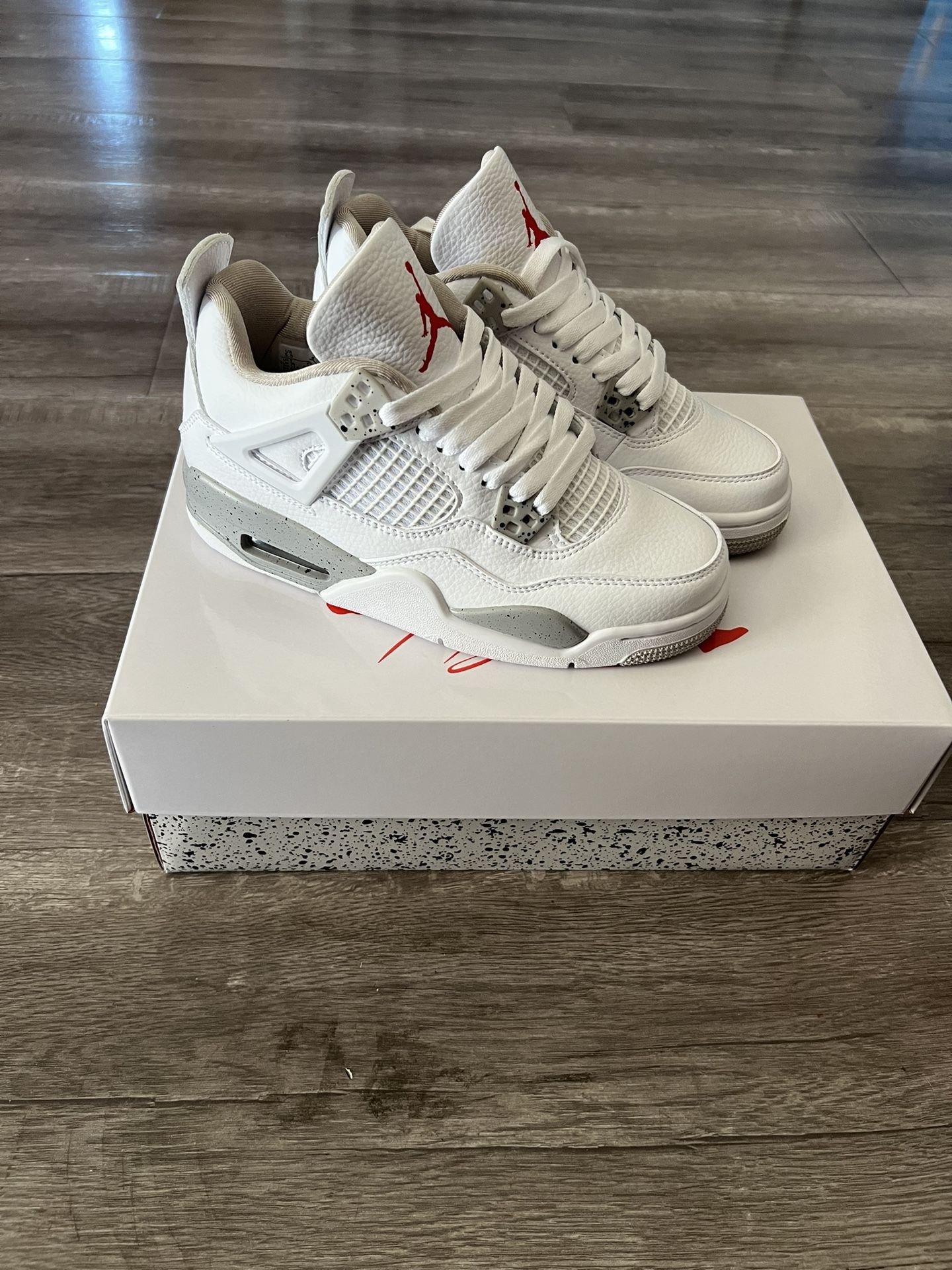 Jordan Men Size 7, 7.5, 8, 8.5, 9, 9.5, 10, 10.5, 11,12, 13