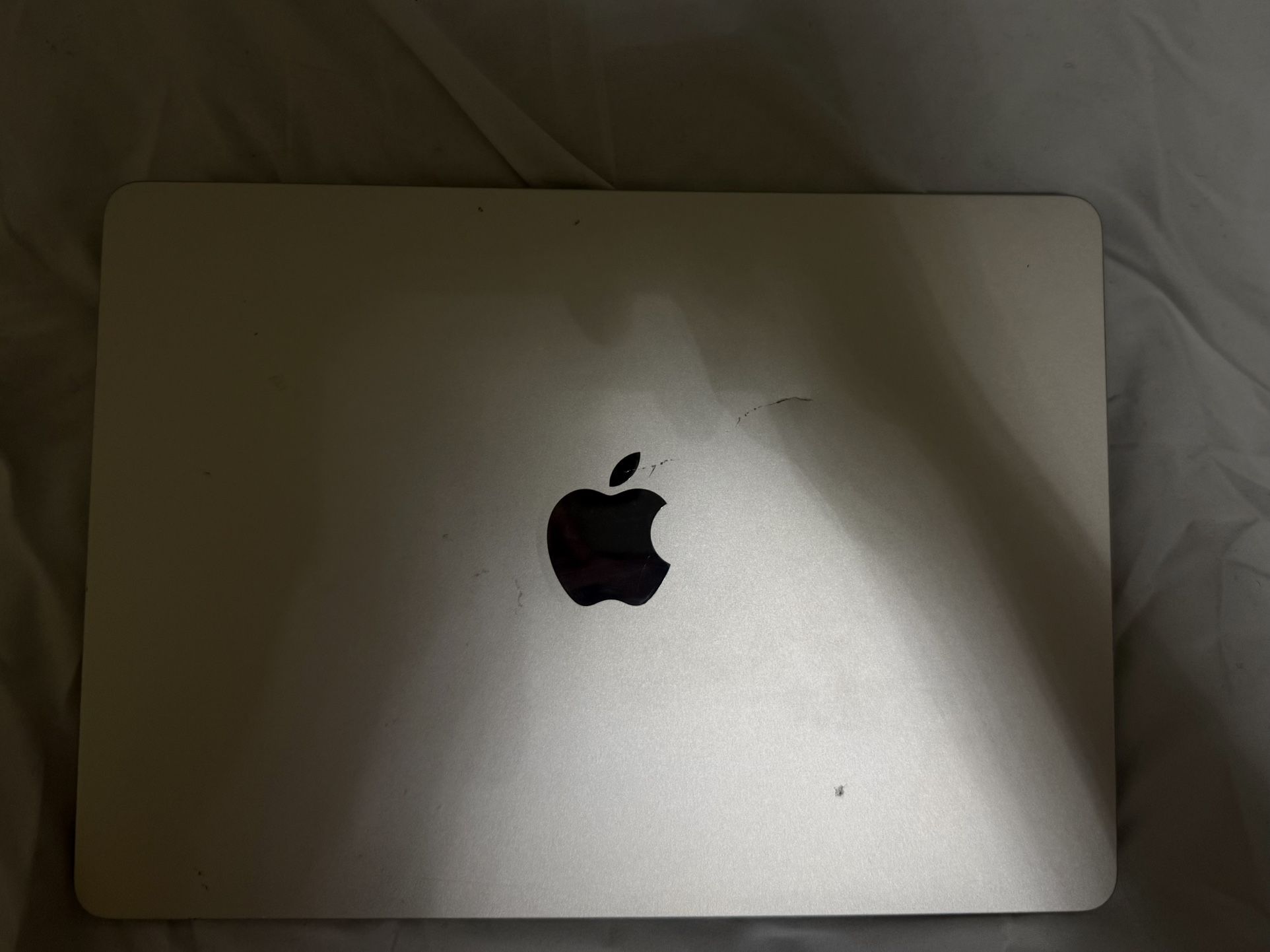 MacBook Air M2 2022 – Model A2681 (D5) – Works Perfect – $850 OBO