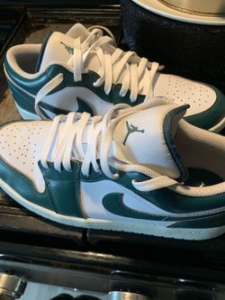 Jordan lows Size 11